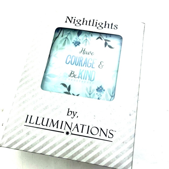 Nightlight Home Decor On Off Switch Courage and Be Kind Gift Boxed Rotating Plug - Picture 1 of 7